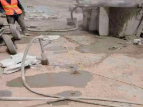 滕州水泥混凝土路面板底注浆技术 路面脱空注浆整治方案