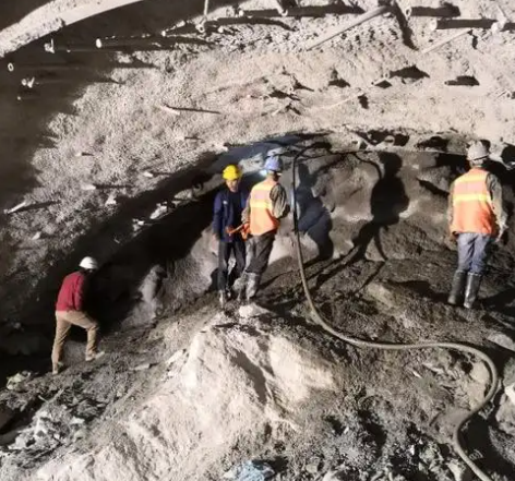 滕州拱顶带模注浆料的施工流程及注意事项